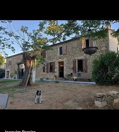 2 Personnes Dans Notre Maison Girondine Nocleg ze śniadaniem *