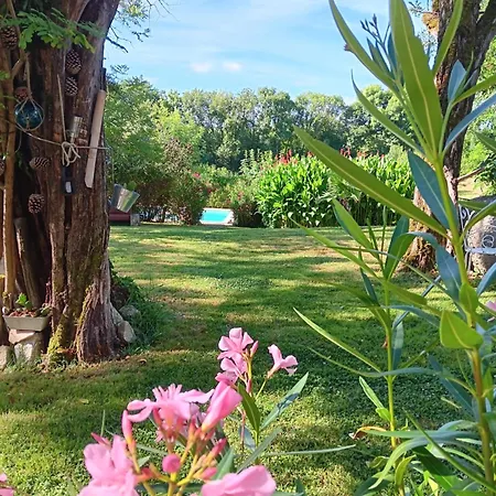 Bed & Breakfast 2 Personnes Dans Notre Maison Girondine *